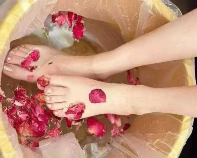 Services foot care and cleaning